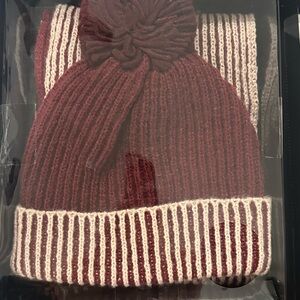 NIB•BFNY Berkshire•Berry Color Knit Hat, Scarf, and Gloves Set